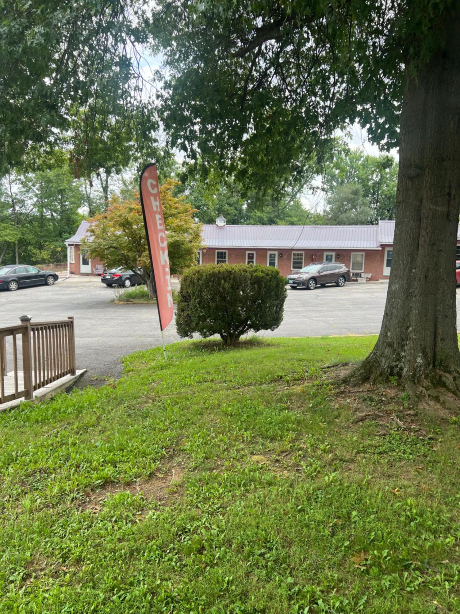 Potomac River Motel Hancock Exterior photo